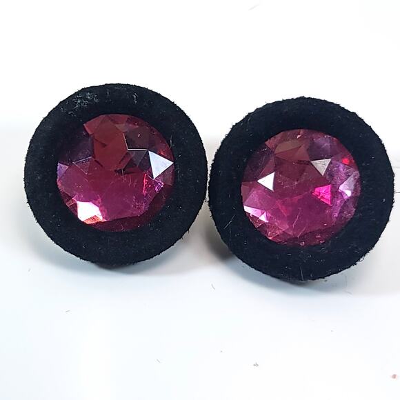 Vintage Large Pink Faceted Clip-On Earrings, Black Velvet Border, Retro Jewelry - Picture 1 of 10